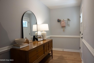Charming 3-bedroom bungalow located in the desirable Trent Woods on New Bern Golf and Country Club in North Carolina - for sale on GolfHomes.com, golf home, golf lot