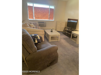 Neat and clean Edgewood 2 Model in Crestwood Village 1 Co-op on Keswick Village Golf Course in New Jersey - for sale on GolfHomes.com, golf home, golf lot