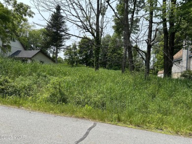 Nice Level Lot located in the Hideout Community. Year Round on The Hideout Golf in Pennsylvania - for sale on GolfHomes.com, golf home, golf lot