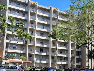 INVESTOR OPPORTUNITY: Fully Furnished with Creditable Tenant on Inverrary Country Club in Florida - for sale on GolfHomes.com, golf home, golf lot