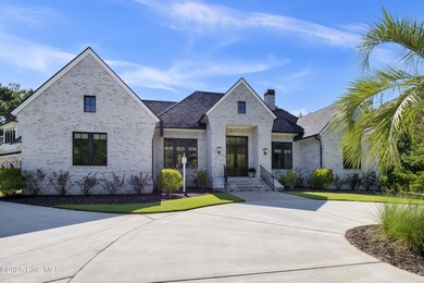 Combine a one of a kind location in the heart of Landfall with a on Country Club of Landfall in North Carolina - for sale on GolfHomes.com, golf home, golf lot