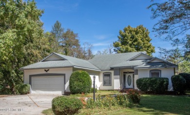 Custom built 3-bedroom, 2 bath rancher style home in the on Sound Golf Links at Albemarle Plantation in North Carolina - for sale on GolfHomes.com, golf home, golf lot