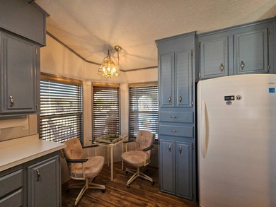 Immaculate 1BD 1.5BA with Arizona Room and 2-Car Tandem Carport on Viewpoint Golf Resort in Arizona - for sale on GolfHomes.com, golf home, golf lot