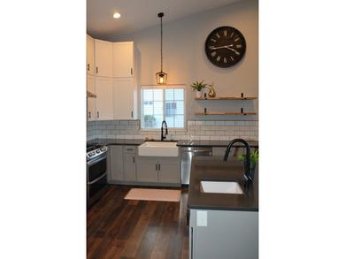 Tastefully updated, move-in ready, easy living home near on Harbor Links Golf Course in Oregon - for sale on GolfHomes.com, golf home, golf lot