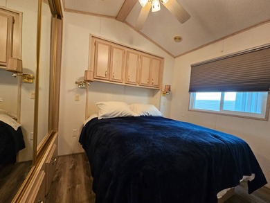 Immaculate 1BD 1.5BA with Arizona Room and 2-Car Tandem Carport on Viewpoint Golf Resort in Arizona - for sale on GolfHomes.com, golf home, golf lot