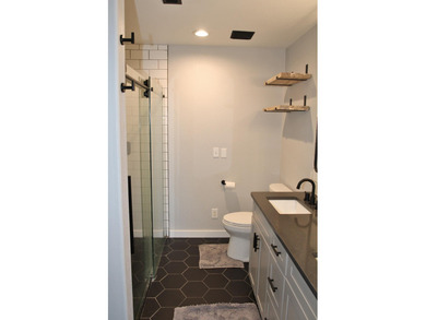 Tastefully updated, move-in ready, easy living home near on Harbor Links Golf Course in Oregon - for sale on GolfHomes.com, golf home, golf lot