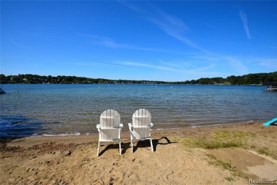 Welcome to 3800 Lakeview in beautiful Shady Beach Heights on Orchard Lake Country Club in Michigan - for sale on GolfHomes.com, golf home, golf lot