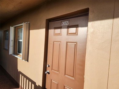 SUNRISE LAKES PHASE 3---HOPA-- 55 OVER---2/2--BEDROOMS HAVE WALK on Sunrise Lakes Phase III in Florida - for sale on GolfHomes.com, golf home, golf lot