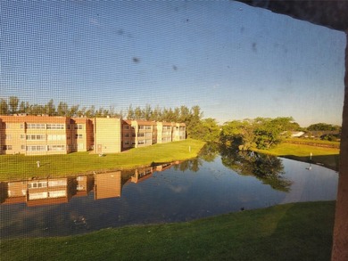 PRICE SLASHED-----MUST SELL!!!!!----SUNRISE LAKES PHASE on Sunrise Lakes Phase III in Florida - for sale on GolfHomes.com, golf home, golf lot