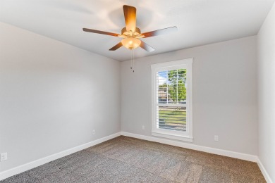 Welcome to this beautiful 3-bedroom, 2-bathroom home located in on Delaware Springs Golf Course in Texas - for sale on GolfHomes.com, golf home, golf lot