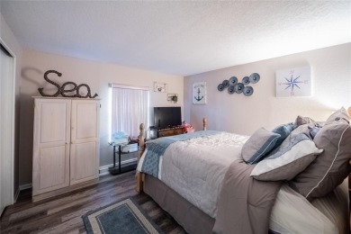 Welcome to Highland Fairways! This easy-to-maintain 2 bedroom, 2 on Highland Fairways Golf Club in Florida - for sale on GolfHomes.com, golf home, golf lot