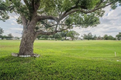 Welcome to Highland Fairways! This easy-to-maintain 2 bedroom, 2 on Highland Fairways Golf Club in Florida - for sale on GolfHomes.com, golf home, golf lot