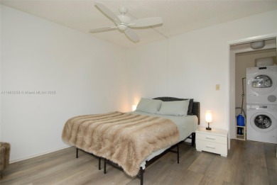 Welcome to this well-maintained 2-bedroom, 2-bathroom condo on Palm-Aire Country Club and Resort - The Oaks in Florida - for sale on GolfHomes.com, golf home, golf lot
