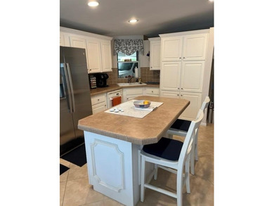 SELLER WILL PAY FIRST YEAR LAND OF LEASE, present rate. Welcome on Savanna Golf Club in Florida - for sale on GolfHomes.com, golf home, golf lot