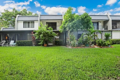 Welcome to this charming 2-bedroom townhouse nestled in a serent on Fountains Golf and Country Club in Florida - for sale on GolfHomes.com, golf home, golf lot