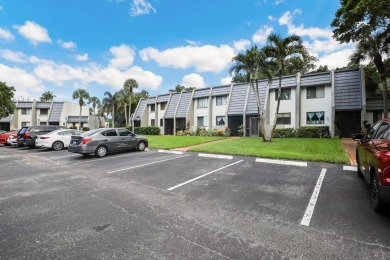 Welcome to this charming 2-bedroom townhouse nestled in a serent on Fountains Golf and Country Club in Florida - for sale on GolfHomes.com, golf home, golf lot