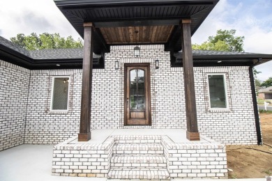 Stunning New Construction on Wildcat Trace -Located in the on Rolling Hills Country Club in Kentucky - for sale on GolfHomes.com, golf home, golf lot