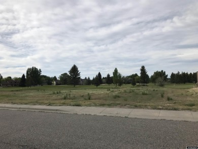Nice large lot with level building site next to the #10 green on Riverton Country Club in Wyoming - for sale on GolfHomes.com, golf home, golf lot