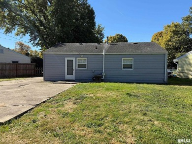 Come check out this well maintained 3 bedroom 1 bath home on a on Bunn Golf Course in Illinois - for sale on GolfHomes.com, golf home, golf lot