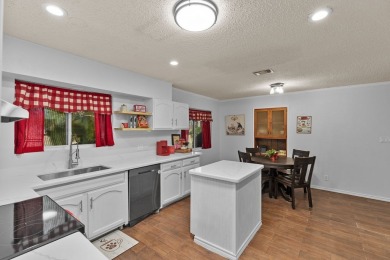 Separate400 sq ft guest house with a kitchenette, full bathroom on South Padre Island Golf Club in Texas - for sale on GolfHomes.com, golf home, golf lot