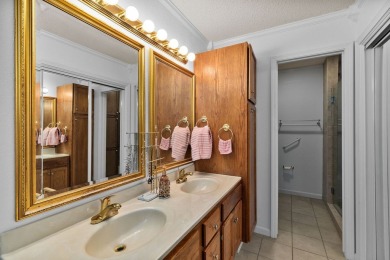 Separate400 sq ft guest house with a kitchenette, full bathroom on South Padre Island Golf Club in Texas - for sale on GolfHomes.com, golf home, golf lot