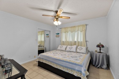 Separate400 sq ft guest house with a kitchenette, full bathroom on South Padre Island Golf Club in Texas - for sale on GolfHomes.com, golf home, golf lot