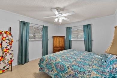Separate400 sq ft guest house with a kitchenette, full bathroom on South Padre Island Golf Club in Texas - for sale on GolfHomes.com, golf home, golf lot
