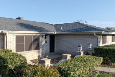 Separate400 sq ft guest house with a kitchenette, full bathroom on South Padre Island Golf Club in Texas - for sale on GolfHomes.com, golf home, golf lot