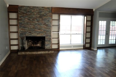 Beautifully updated 4-bedroom, 2-bath, 2-car garage home on Wright Park Municipal Golf Course in Texas - for sale on GolfHomes.com, golf home, golf lot