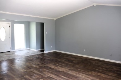 Beautifully updated 4-bedroom, 2-bath, 2-car garage home on Wright Park Municipal Golf Course in Texas - for sale on GolfHomes.com, golf home, golf lot