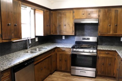 Beautifully updated 4-bedroom, 2-bath, 2-car garage home on Wright Park Municipal Golf Course in Texas - for sale on GolfHomes.com, golf home, golf lot