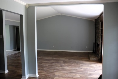 Beautifully updated 4-bedroom, 2-bath, 2-car garage home on Wright Park Municipal Golf Course in Texas - for sale on GolfHomes.com, golf home, golf lot