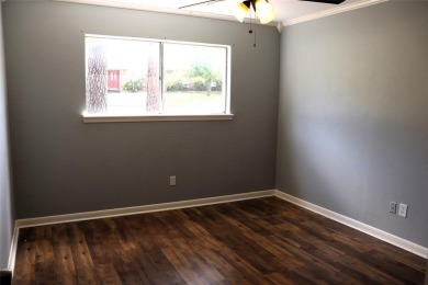 Beautifully updated 4-bedroom, 2-bath, 2-car garage home on Wright Park Municipal Golf Course in Texas - for sale on GolfHomes.com, golf home, golf lot