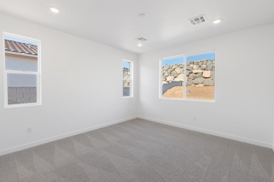 Quick move in! Rates as low as 3.99% 7/6 ARM at no cost to the on Copper Rock Golf Course in Utah - for sale on GolfHomes.com, golf home, golf lot