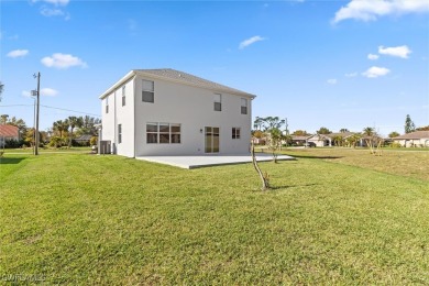 Christmas Special! READY TO MOVE-IN This 2-story home is a 3 on Kingsway Country Club in Florida - for sale on GolfHomes.com, golf home, golf lot