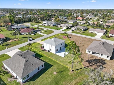 Christmas Special! READY TO MOVE-IN This 2-story home is a 3 on Kingsway Country Club in Florida - for sale on GolfHomes.com, golf home, golf lot