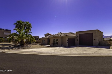 This home is located at the end of a private cul-de-sac in the on London Bridge Golf Course in Arizona - for sale on GolfHomes.com, golf home, golf lot