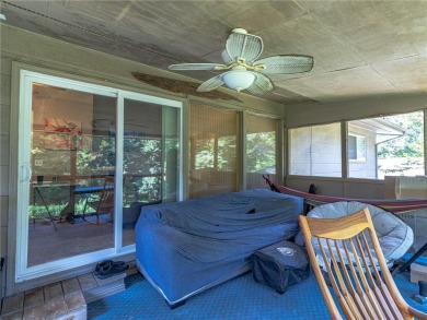 Welcome to this well-kept 2 bed, 2 full bath home nestled in a on Bella Vista Country Club - Scottsdale in Arkansas - for sale on GolfHomes.com, golf home, golf lot