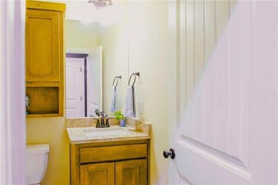 Looking for a 2-bed home in Bella Vista with easy I-49 access on Bella Vista Country Club - Highlands in Arkansas - for sale on GolfHomes.com, golf home, golf lot