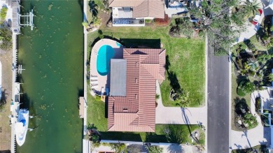 Situated in a desirable waterfront location on south Longboat on Links on Longboat Golf Club in Florida - for sale on GolfHomes.com, golf home, golf lot