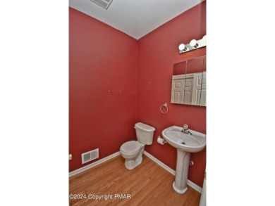 WELL-MAINTAINED 3bd/3.5ba END UNIT Townhome in the highly on The Club At Morgan Hill in Pennsylvania - for sale on GolfHomes.com, golf home, golf lot