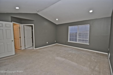 WELL-MAINTAINED 3bd/3.5ba END UNIT Townhome in the highly on The Club At Morgan Hill in Pennsylvania - for sale on GolfHomes.com, golf home, golf lot