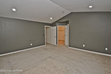 WELL-MAINTAINED 3bd/3.5ba END UNIT Townhome in the highly on The Club At Morgan Hill in Pennsylvania - for sale on GolfHomes.com, golf home, golf lot