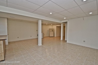 WELL-MAINTAINED 3bd/3.5ba END UNIT Townhome in the highly on The Club At Morgan Hill in Pennsylvania - for sale on GolfHomes.com, golf home, golf lot
