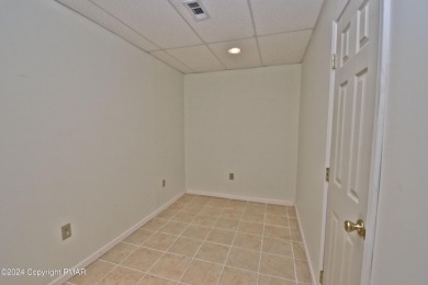 WELL-MAINTAINED 3bd/3.5ba END UNIT Townhome in the highly on The Club At Morgan Hill in Pennsylvania - for sale on GolfHomes.com, golf home, golf lot