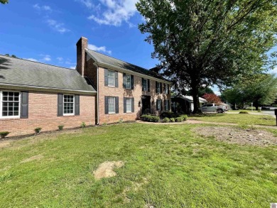 _ 111 Campbell Court __Stately Brick Home built with quality on Mayfield-Graves Country Club in Kentucky - for sale on GolfHomes.com, golf home, golf lot