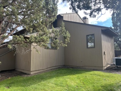 One of three Eagle Crest fractionals with a garage. This 10 week on Eagle Crest Golf Resort - Resort Course in Oregon - for sale on GolfHomes.com, golf home, golf lot