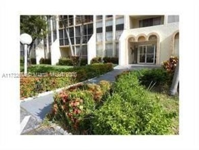 VERY LARGE 1 BED O 1/1.5BH WITH SPACE FOR SECOND SLEEPING AREA on The Diplomat Golf Resort and Spa in Florida - for sale on GolfHomes.com, golf home, golf lot