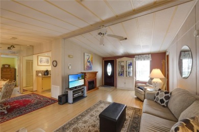 This 1986 Three bedroom Jacobsen built home is sure to please on Maple Leaf Golf and Country Club in Florida - for sale on GolfHomes.com, golf home, golf lot