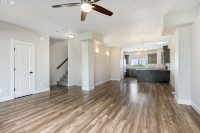 This Move-in ready Volare Townhome in the Eagle Landing on Eagle Landing Golf Course in Oregon - for sale on GolfHomes.com, golf home, golf lot